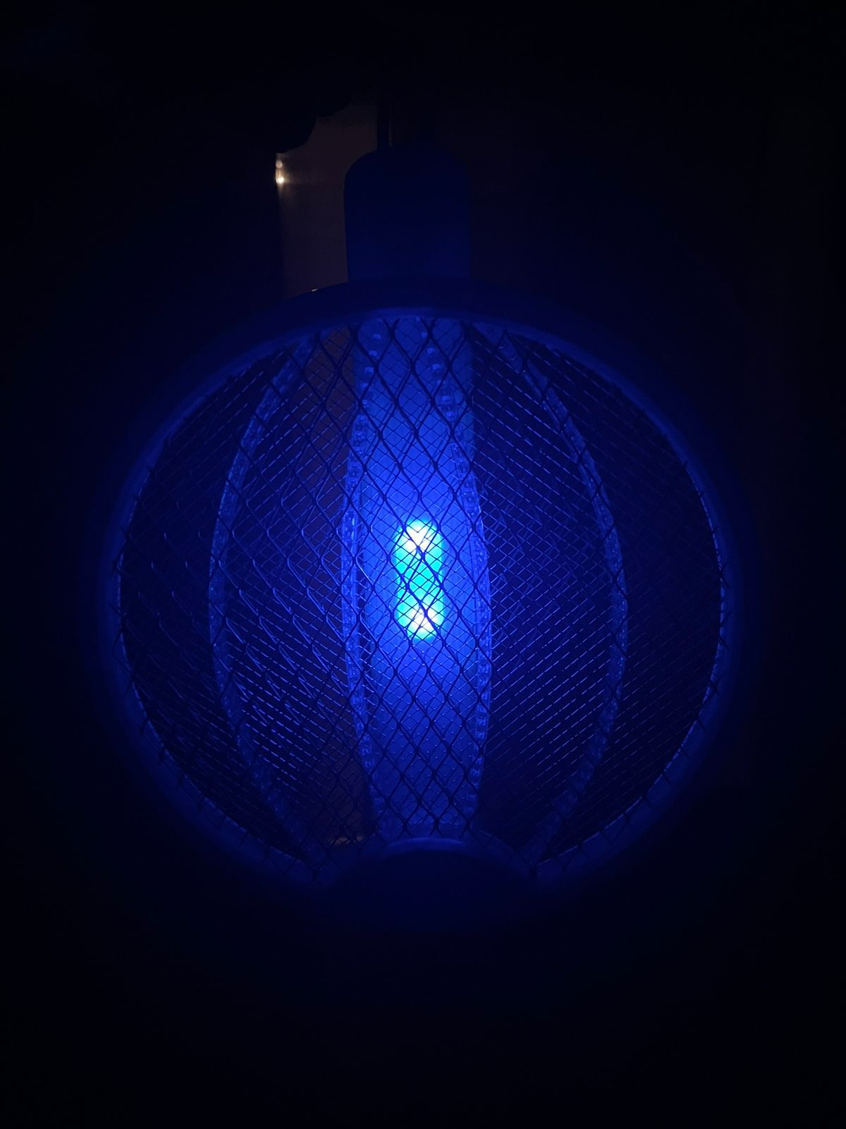 Adiós Mosquitos: Raqueta Pro-Zap 2 en 1 con Modo Trampa Automática