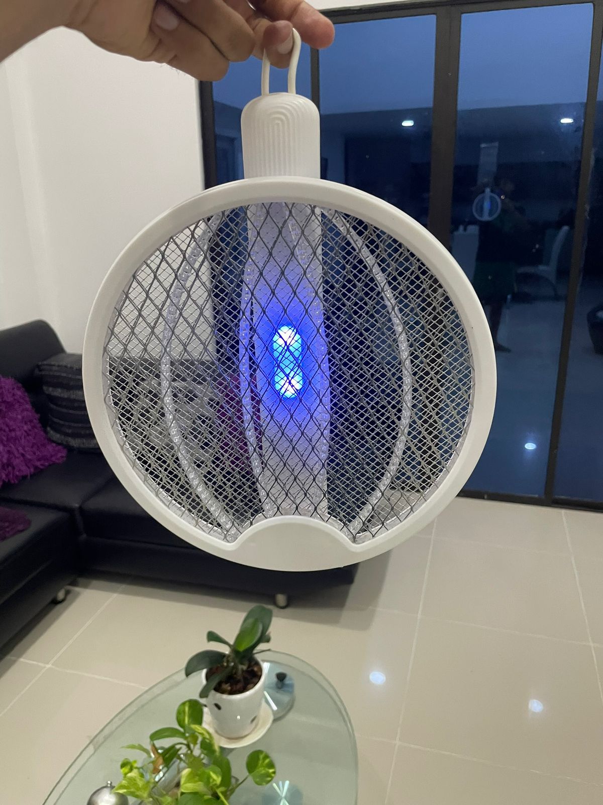 Adiós Mosquitos: Raqueta Pro-Zap 2 en 1 con Modo Trampa Automática